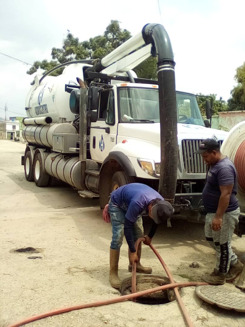 #Hidrocentro realizó mantenimiento correctivo a 15 tramos de colector, 9 boca de visita y 12 empotramientos en sector La Bocaina parroquia Miguel Peña municipio #Valencia.