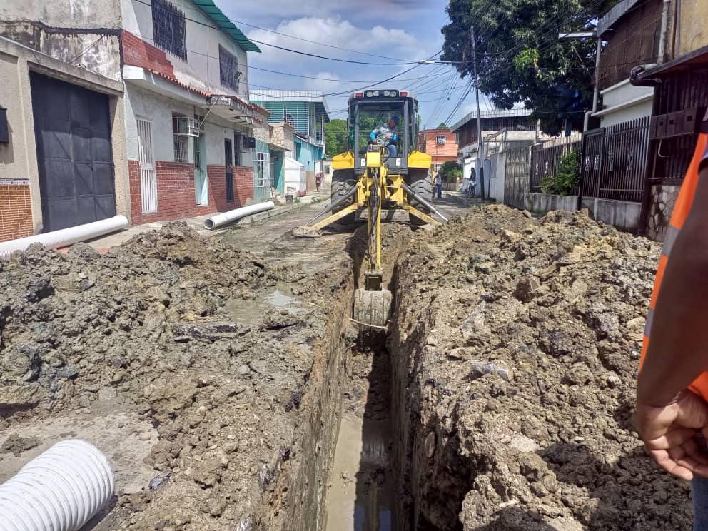 Optimización de red de aguas servidas beneficia a 1500 familias de Piñonal en Maracay